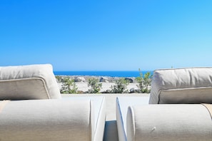 Suite superior, piscina privada, vistas al mar | Vistas al mar
