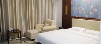 Home Inn & Hua Yi Select Hotel (Jiangyan Railway Station, Jiangyan Avenue, Taizhou)