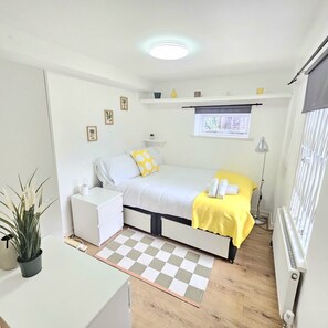 2 chambres, fer et planche à repasser, Wi-Fi gratuit, draps fournis