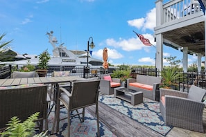 Outdoor dining - Riverwalk Sunsets - On the Water (Wilmington)