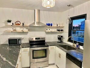 Fridge, microwave, oven, stovetop - A Wave From It all - walk to beach - pool! (Holden Beach)