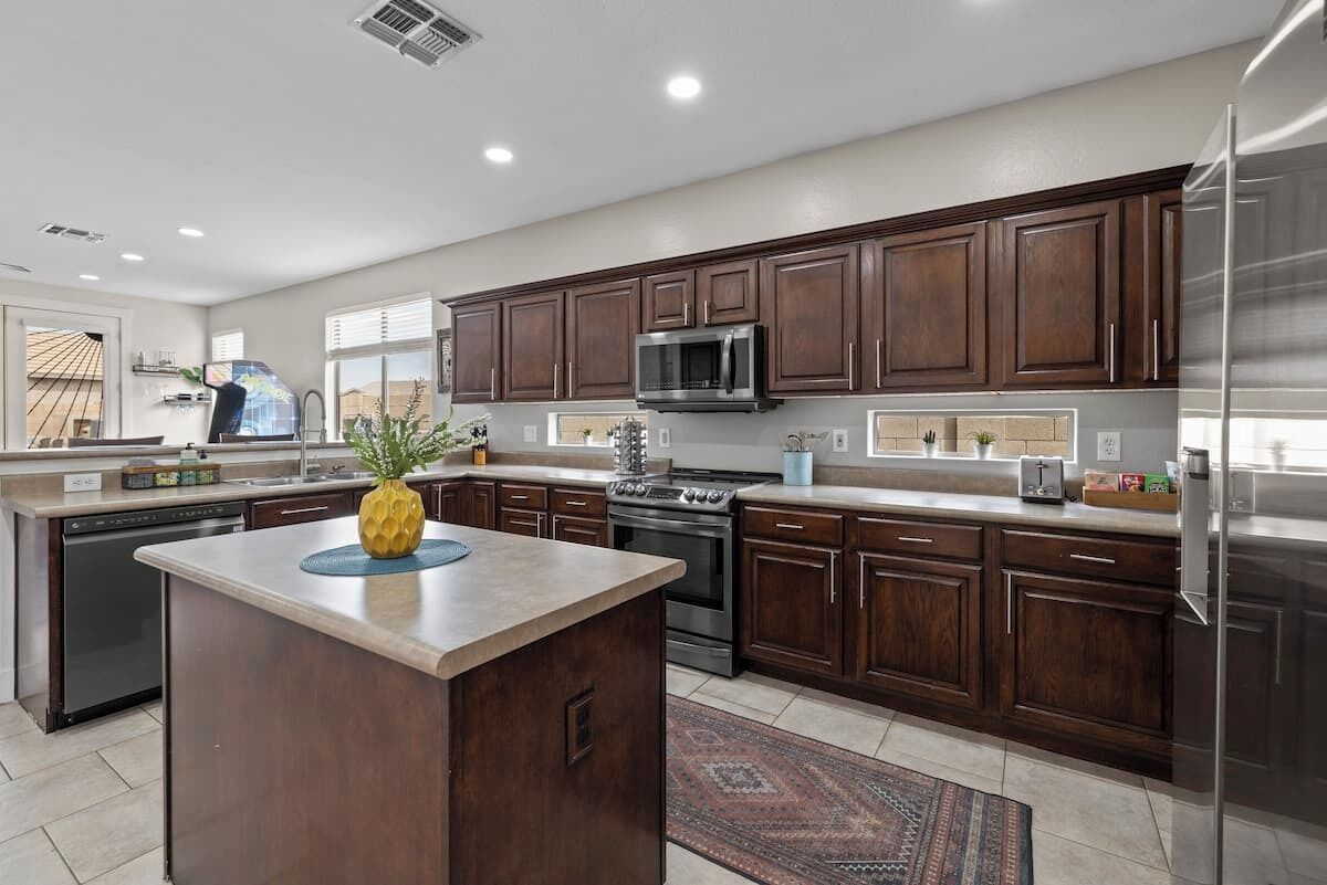 Charming 3-bedroom house with Pool & Putting Green in Gilbert