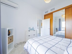 Bügeleisen/Bügelbrett, kostenloses WLAN, Bettwäsche