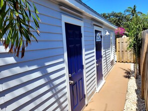 Exterior detail - Cozy "Cottage Cove" in charming Lake Worth Beach (Lake Worth Beach)