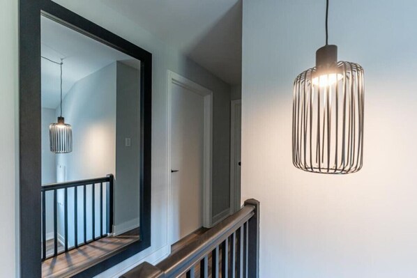 Interior - Outdoor Sauna|Hot Tub|Playroom|Port Dallhousie (St. Catharines)