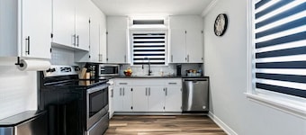 Outdoor Sauna|Hot Tub|Playroom|Port Dallhousie