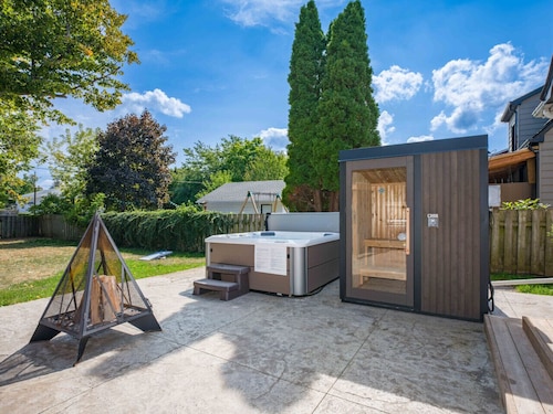 Outdoor Sauna|Hot Tub|Playroom|Port Dallhousie