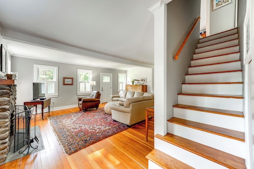 2 Mi to Dtwn: 2-Acre Retreat w/ Large Yard!