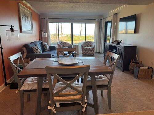 Relaxing Ocean Front ~ First Floor ~ Steps to Sand ~ Pool ~ Walk to Ritz-Carlton