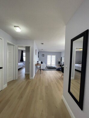 2 soverom, skrivebord, wi-fi (inkludert) og sengetøy