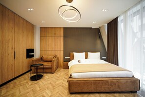 1 slaapkamer, een strijkplank/strijkijzer