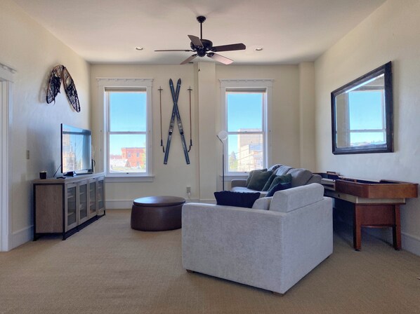 Téléviseur connecté, foyer