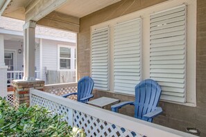 Terrace/patio - Beach Bungalow 5 Min from Pleasure Pier! (Galveston)