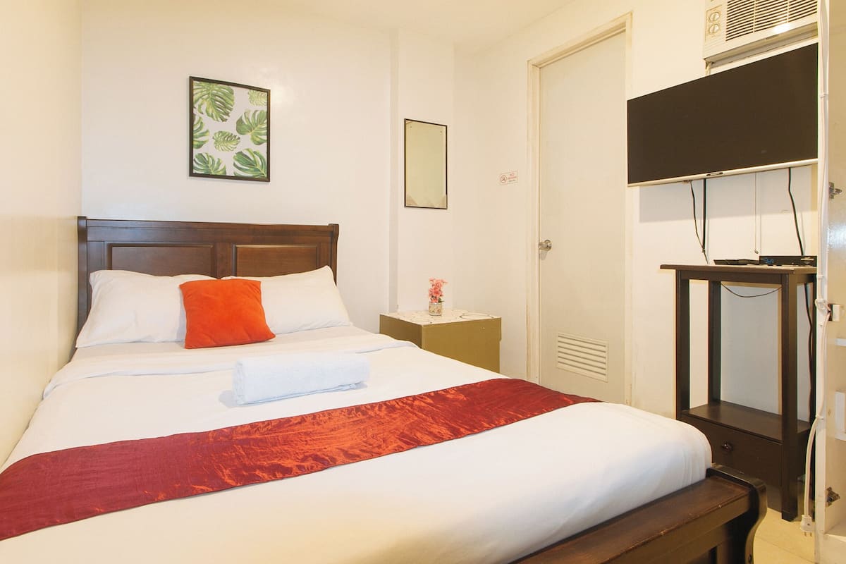 Standard Double with Shared Bathroom