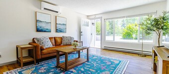 Gig Harbor Cozy Get Away, Bring Fido - Park like Backyard