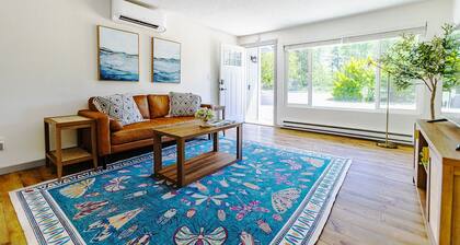 Gig Harbor Cozy Get Away, Bring Fido - Park like Backyard