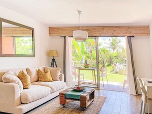 TV - Belle Mer comfort pool few steps from the beach (Orient bay)