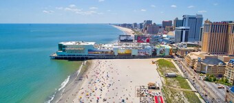 Chic Beachside Oasis - 3BR, 2BA, Walk to Shore!