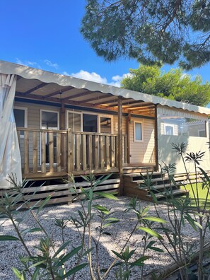 Exterior detail - Casaluca Mobil Home Extra Confort 8 Couchages (Canet-en-Roussillon)