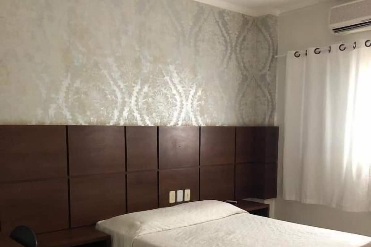 Comfort Double Room Single Use | Desk, laptop workspace, free WiFi