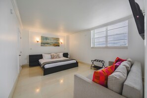 Apartment, Balcony, City View | 2 bedrooms, premium bedding, free WiFi, bed sheets - Amazing Beachside Condo (Hollywood)