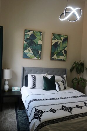 2 bedrooms, desk, iron/ironing board, travel crib