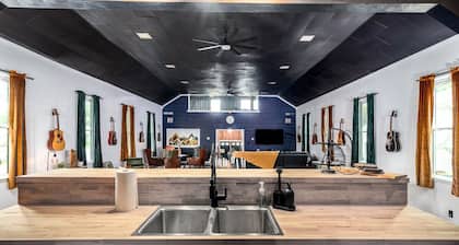 Spacious Retreat in Auburn with game area and open family entertaining