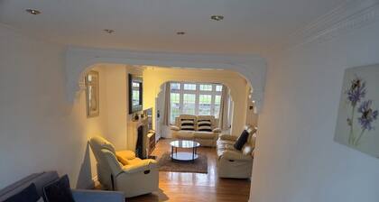 Spacious, clean & comfy 3 bed semi-detached house,