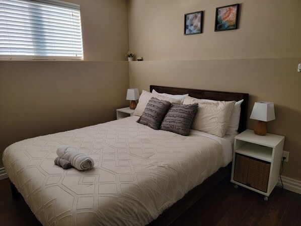 Silitysrauta/-lauta, vauvan matkasänky, ilmainen Wi-Fi, vuodevaatteet