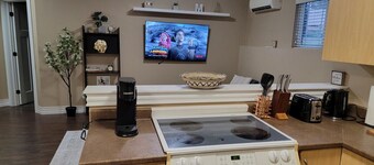 Cozy Basement in the City