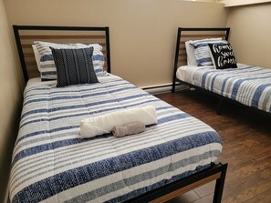 Silitysrauta/-lauta, vauvan matkasänky, ilmainen Wi-Fi, vuodevaatteet