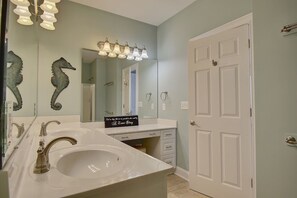 Premium Single Room, Balcony, Ocean View | Bathroom | Hair dryer, towels, toilet paper - Southern Charm of Holden Beach (Supply)