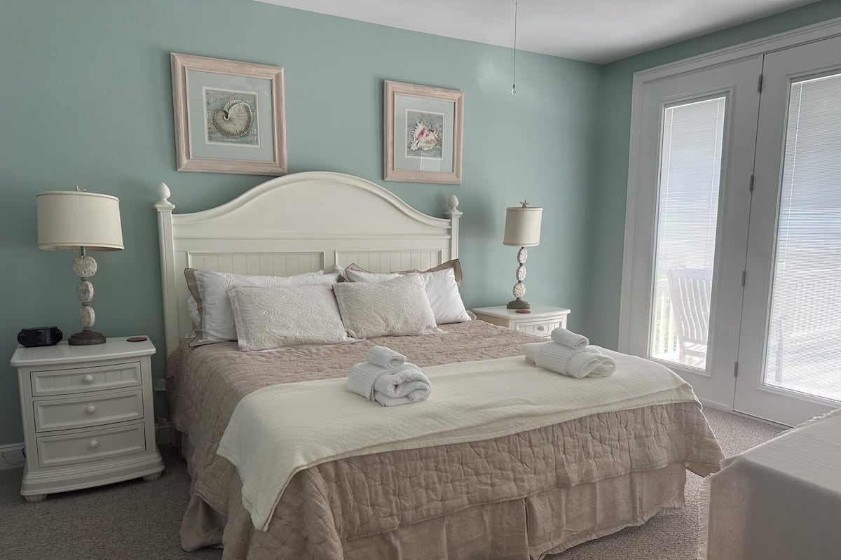 Premium Single Room, Balcony, Ocean View | Free WiFi