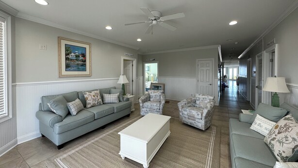 Living area - Southern Charm of Holden Beach (Supply)