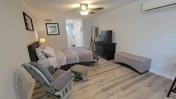 1 bedroom, iron/ironing board, free WiFi, bed sheets