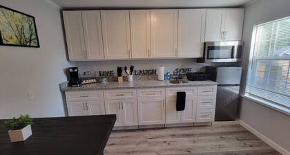 3 mins to All Things Waco: Casita