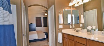 4BR, 20 min to Lake Tahoe & Reno, King Bed, Garage