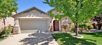 4BR, 20 min to Lake Tahoe & Reno, King Bed, Garage