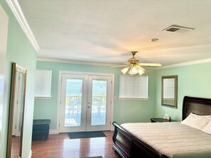 4 室のベッドルーム、WiFi、ベッドシーツ