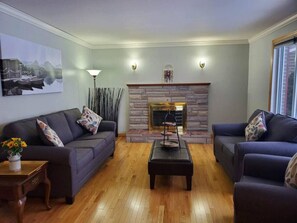 Smart TV, books, stereo