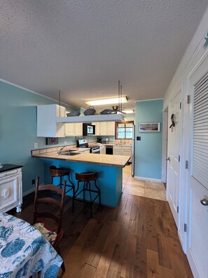 Fridge, microwave, oven, dishwasher - Our Anchor - close to the beach! (St. George Island)