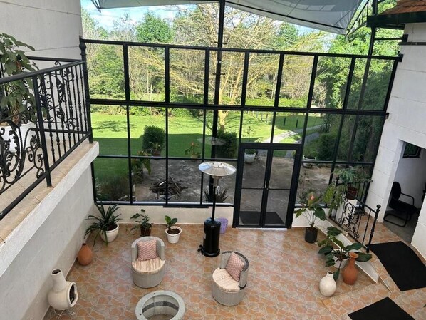 Terrace/patio - Enkishon Suites - 4 (Kiambu County)