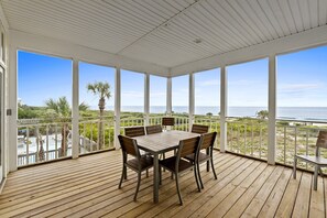 Dining - Amelia - Gulf front, St. George Island, FL (St. George Island)