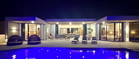 Piscine extérieure, piscine chauffée