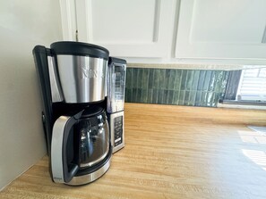 Interior - More Space than Hotel -- King Bed/ Bunk Bed / Laundry - 29mi to Nashville (Gallatin)