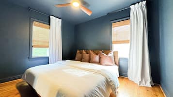 2 bedrooms, travel cot, free WiFi, bed sheets