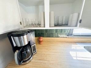 Fridge, microwave, oven, stovetop - More Space than Hotel -- King Bed/ Bunk Bed / Laundry - 29mi to Nashville (Gallatin)