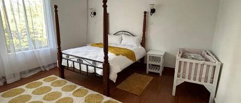 1 bedroom, iron/ironing board, WiFi, bed sheets