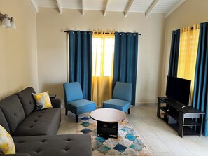 Smart TV - The Retreat 2 Charming 1-bedroom apartment with WiFi, AC in St. John's. (Saint John's)