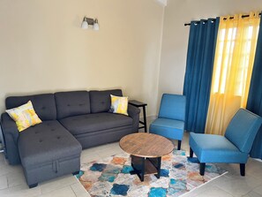 Smart TV - The Retreat 2 Charming 1-bedroom apartment with WiFi, AC in St. John's. (Saint John's)